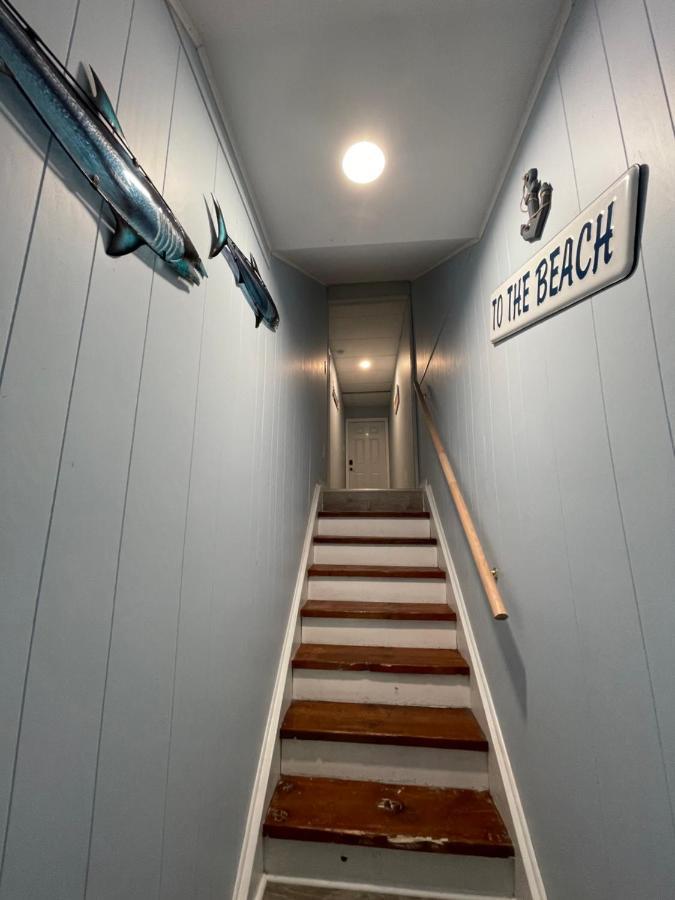 Affordable Beachfront Apartment With Balcony Sleeps 8 Wildwood Exterior photo